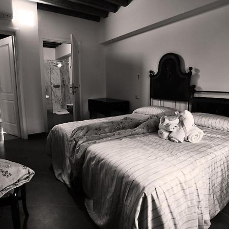 Agriturismo Tenuta Casteldardo Besenzone 外观 照片